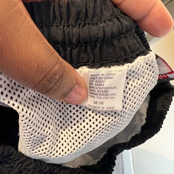 Vintage Wilson mens medium black shorts… - Picture 4 of 4